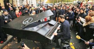 Non Suonerai Solo Nelle tue 4 Mura - I 10 Comandamenti del Pianista - Prima Lezione di Pianoforte